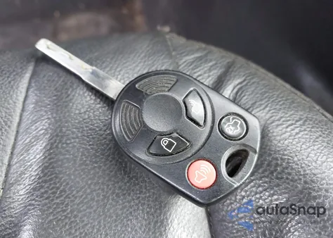 2016 Ford Focus Se z USA, uszkodzony, nr VIN 1FADP3F25GL237153